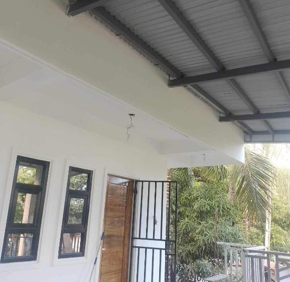 Студия Deluxe, Manel Guest House
