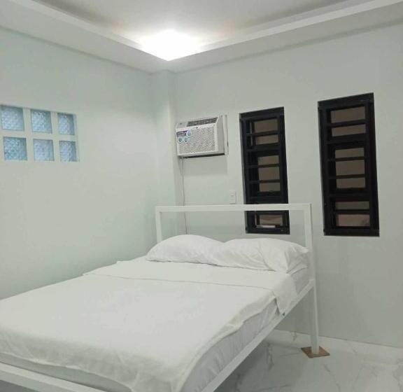 디럭스 스튜디오, Manel Guest House