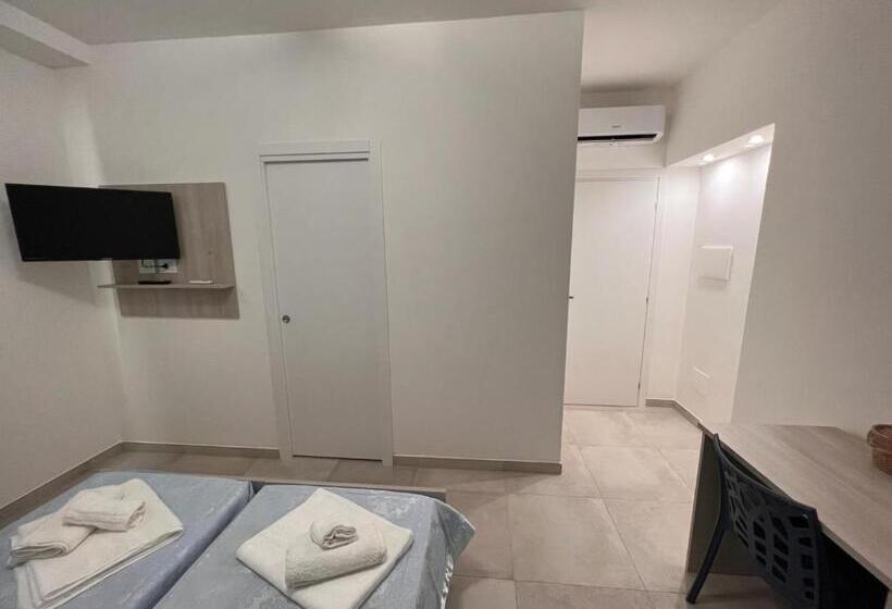 이코노미 룸, Porta Sul Mare