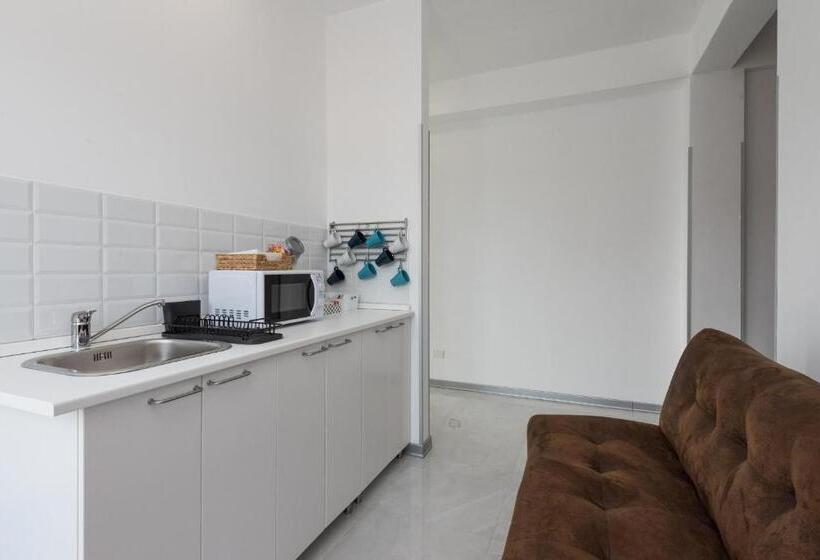 スタンダードトリプルルーム, Travelershome Ciampino Airport Guesthouse 600m To Airport