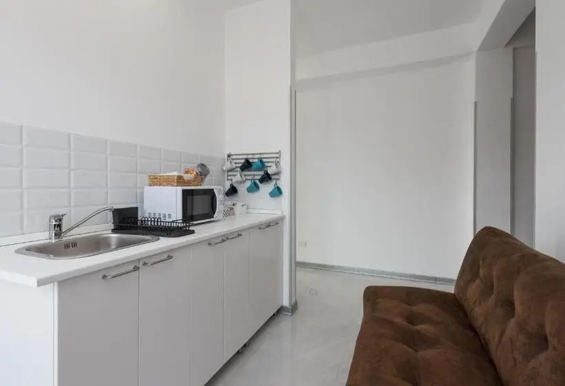 اتاق استاندارد سه نفره, Travelershome Ciampino Airport Guesthouse 600m To Airport