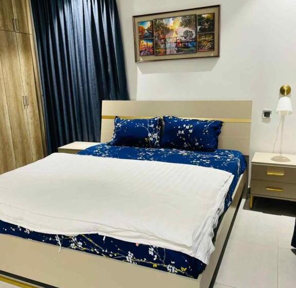 Апартаменты 3 Спальни, Park Apartments