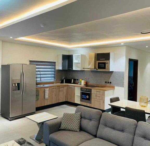 Апартаменты 3 Спальни, Park Apartments