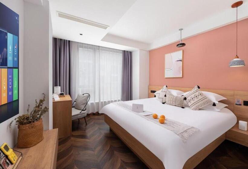 חדר סטנדרט, Yiwu Holly