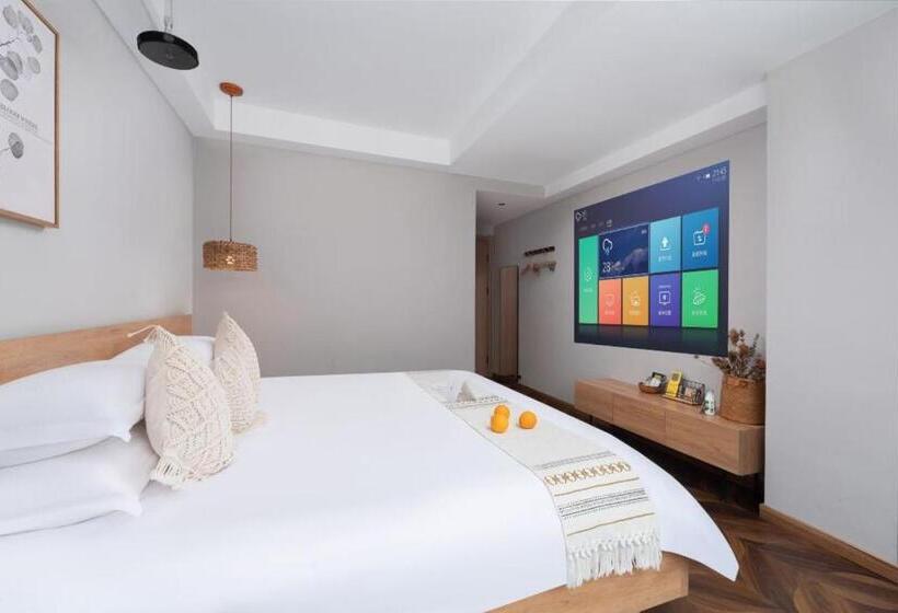 חדר סטנדרט, Yiwu Holly