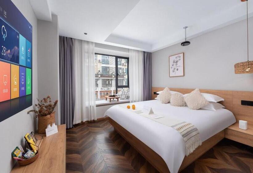 חדר סטנדרט, Yiwu Holly