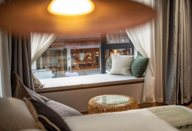 חדר סטנדרט, Yiwu Holly