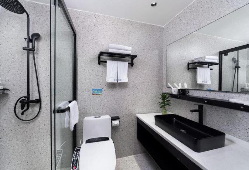 סוויטה, Yiwu Holly