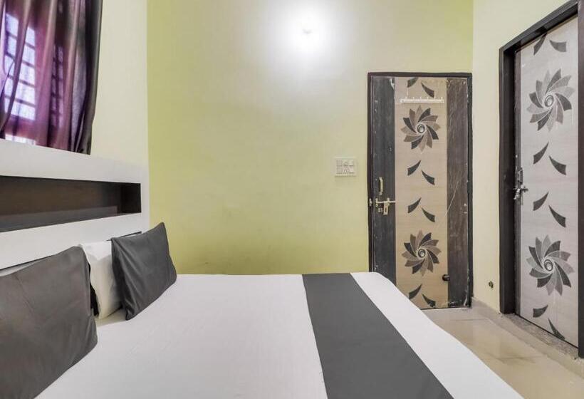 اتاق کلاسیک سه تخته, Oyo Hotel Sleep Inn