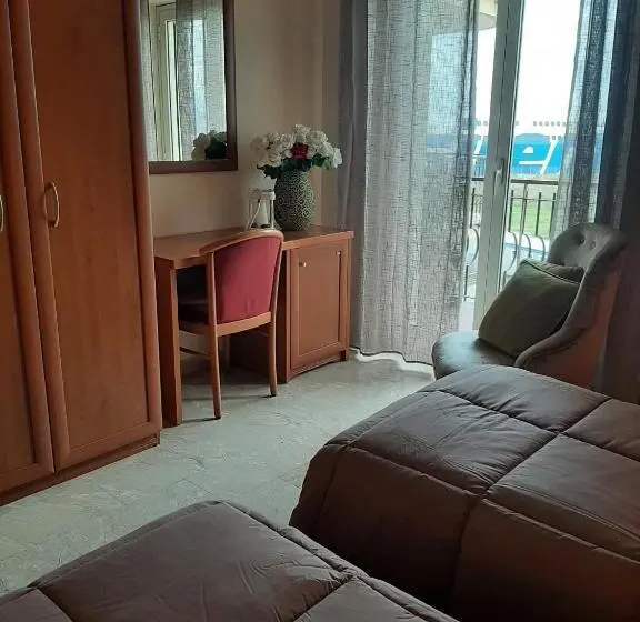オーシャンビュースタンダードルームバルコニー付き, Baaria Porto Rooms