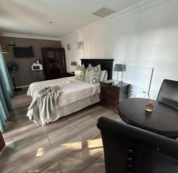 プールビュースタンダードルーム, Lebamboo On Protea