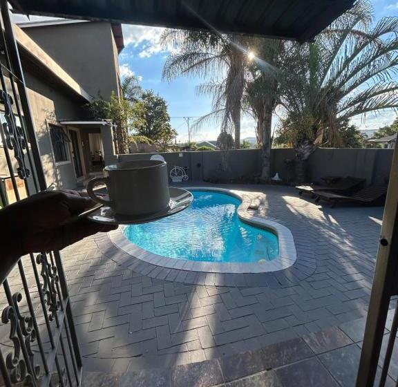 プールビュースタンダードルーム, Lebamboo On Protea