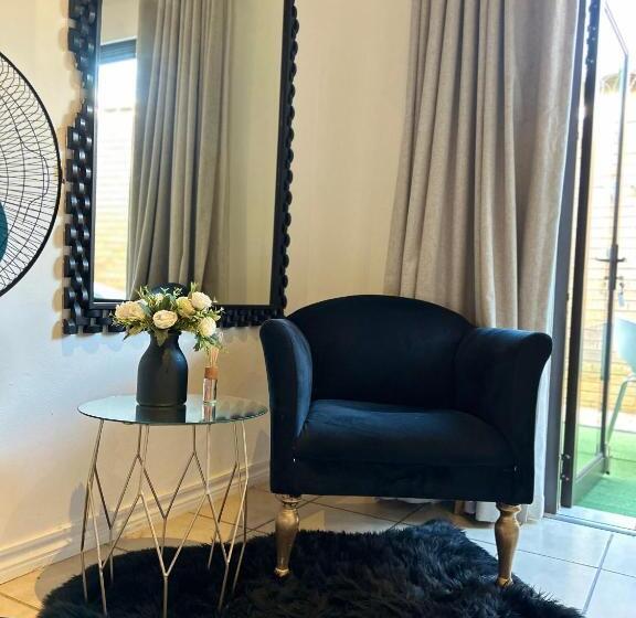 ベーシックルーム, Lebamboo On Protea