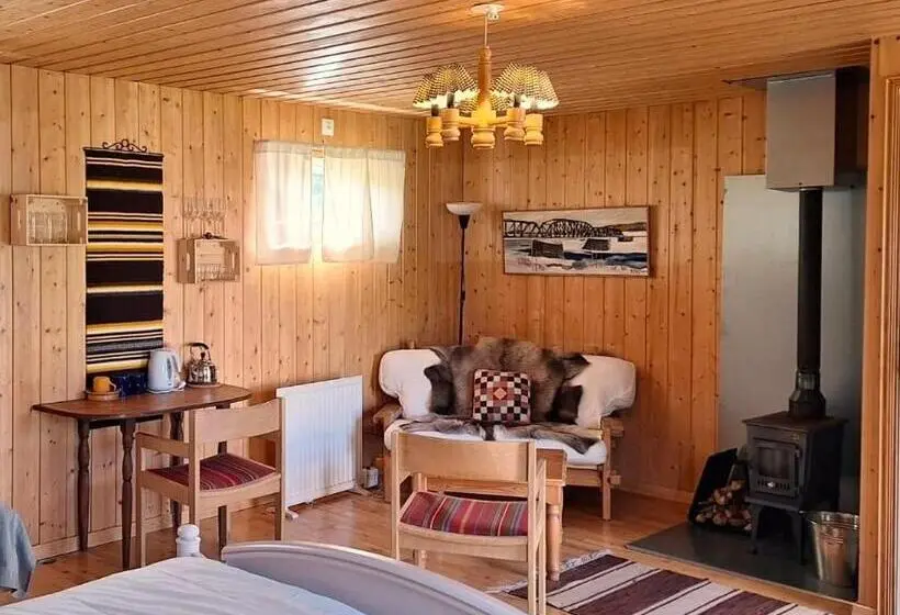 Pokój Trzyosobowy Standard Wspólna Łazienka, Sam Arctic
