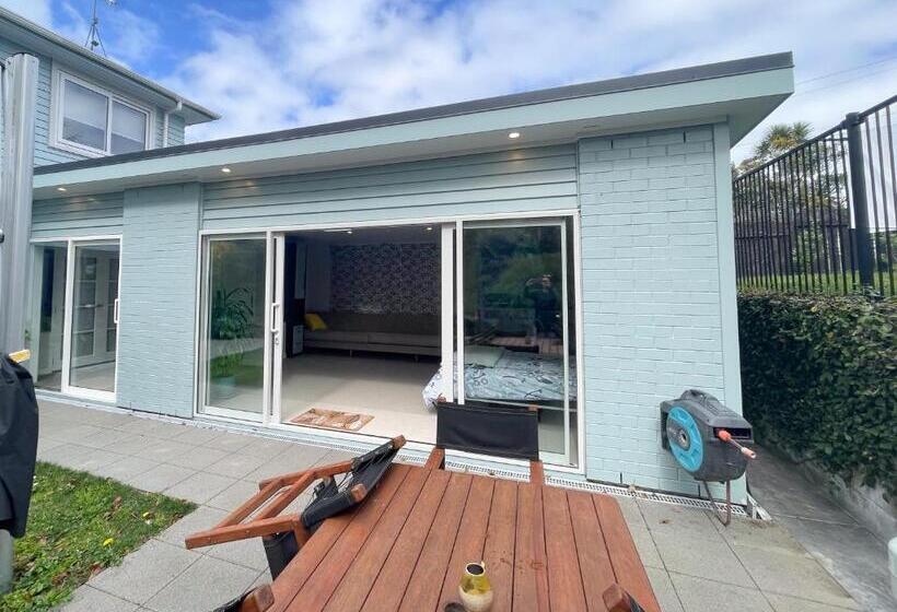 デラックスルーム, Studio Wing In Saint Heliers