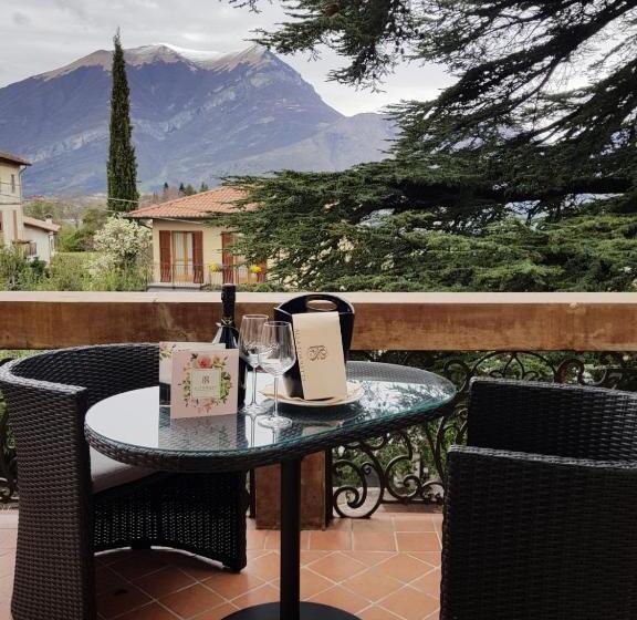 اتاق استاندارد با بالکن, Alla Torretta