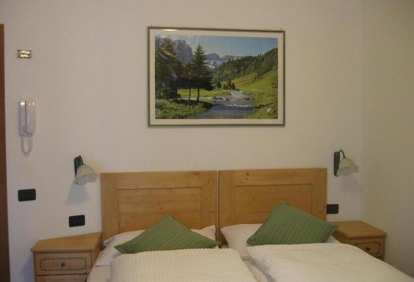 חדר סטנדרט לשלושה, B&b Rendena Chalet