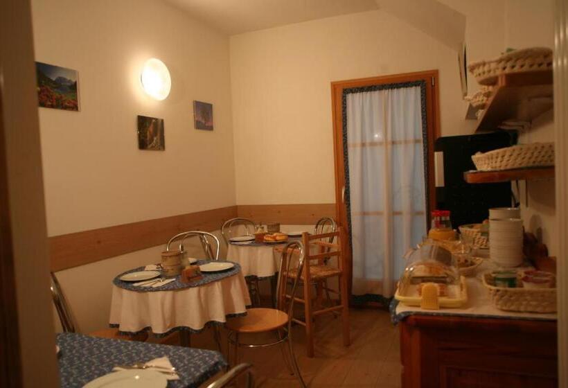 스탠다드 트리플 룸, B&b Rendena Chalet