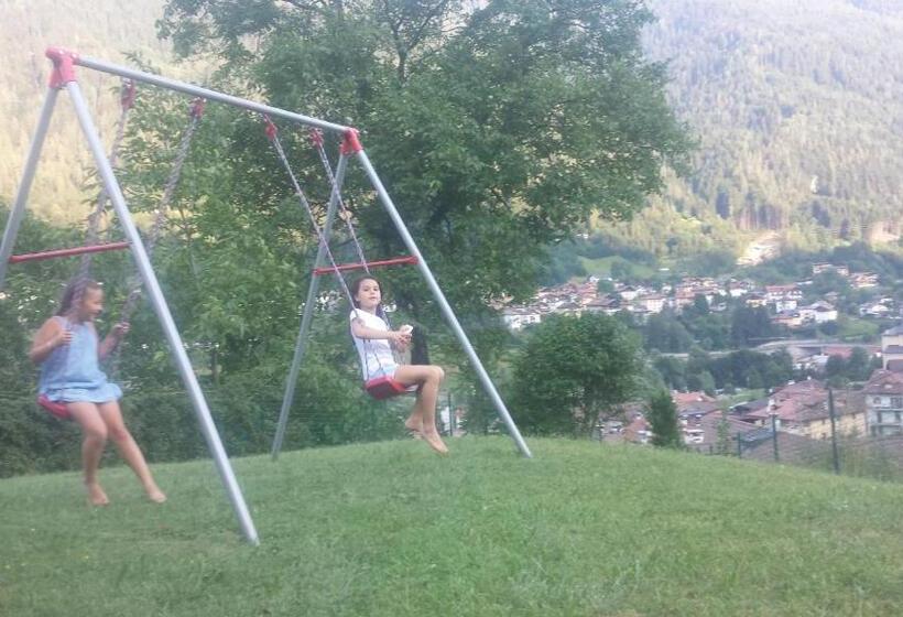 חדר סטנדרט לארבעה, B&b Rendena Chalet