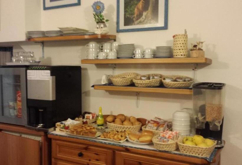 חדר סטנדרט לשלושה, B&b Rendena Chalet