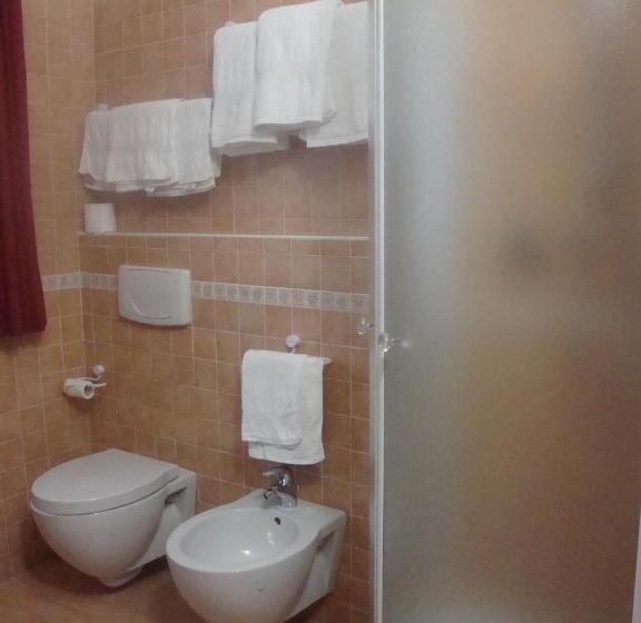 חדר סטנדרט לארבעה, B&b Rendena Chalet