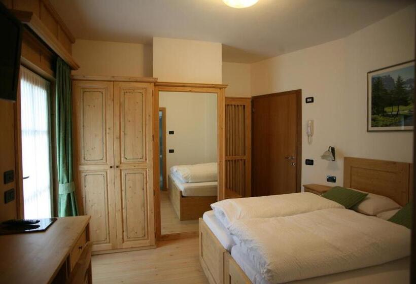 חדר סטנדרט לשלושה, B&b Rendena Chalet