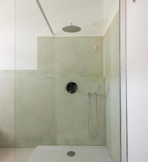 غرفة قياسية ثلاثية, B&b Sa Cruxitta