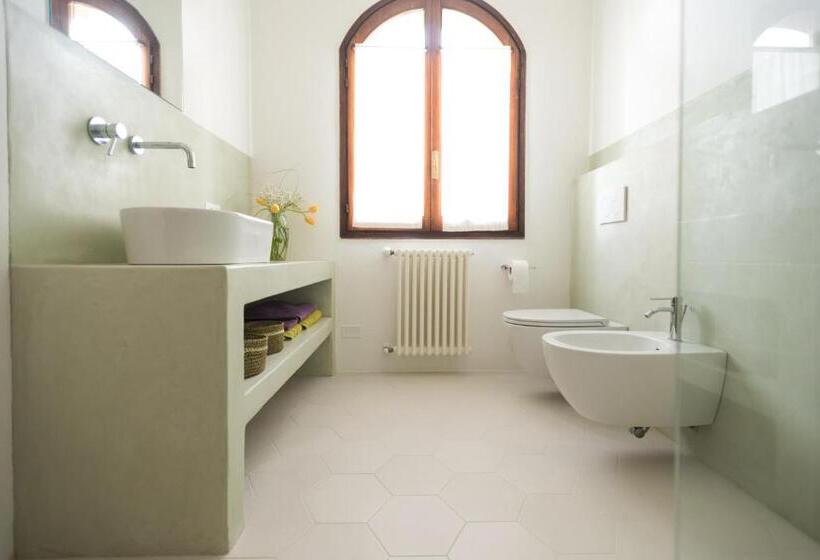 غرفة قياسية ثلاثية, B&b Sa Cruxitta