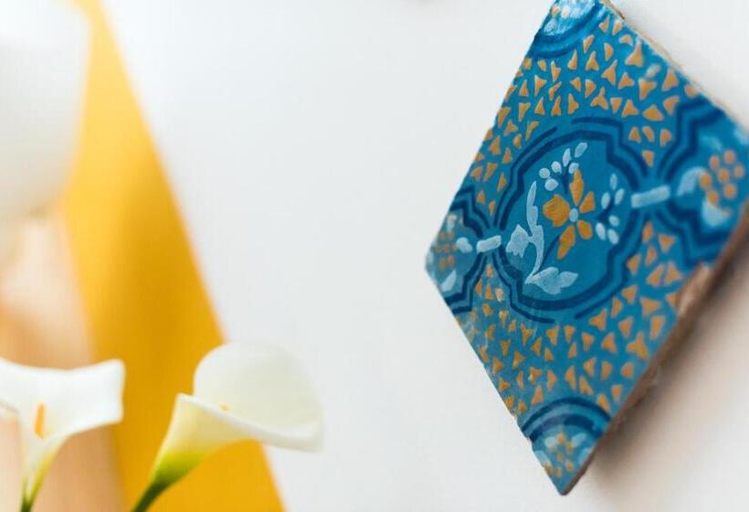 غرفة قياسية ثلاثية, B&b Sa Cruxitta