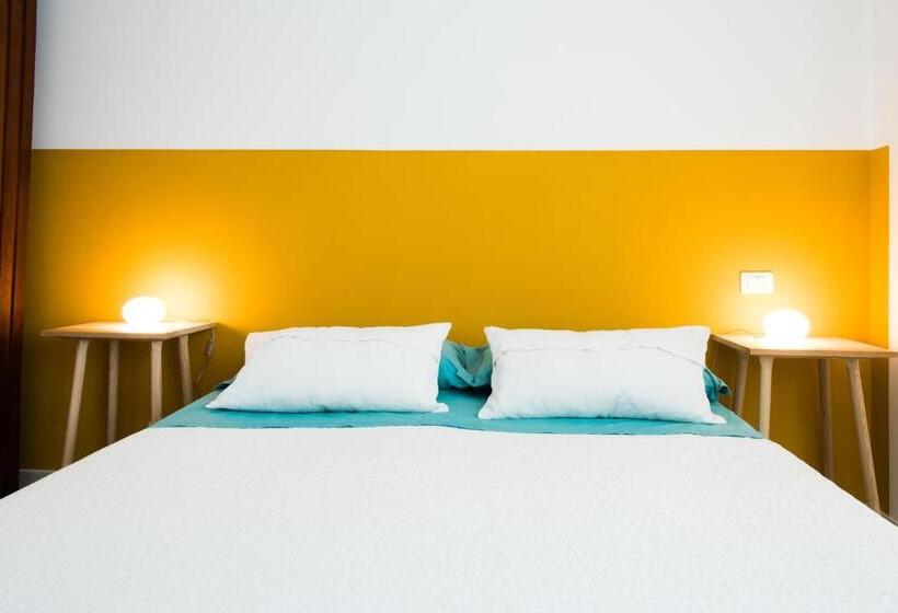 غرفة قياسية ثلاثية, B&b Sa Cruxitta