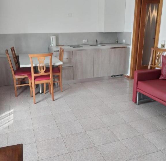 침실 1개 아파트, Camere Girasole