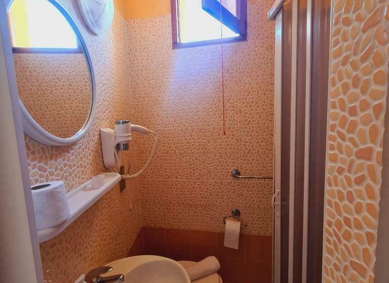 标准单人间, Due Passi Dal Centro