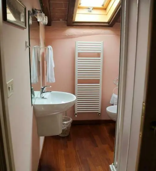 Deluxe Yhden Hengen Huone, Locanda Guidi