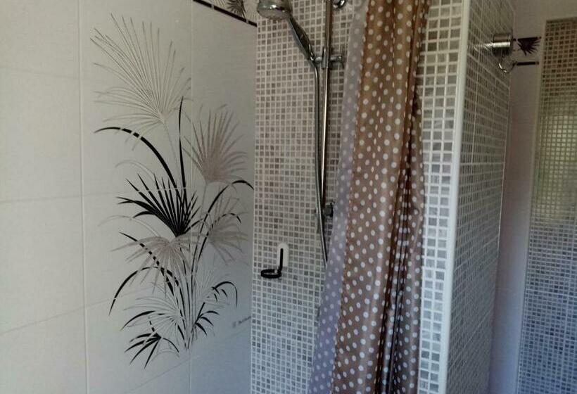 غرفة كلاسيكية ثلاثية, Contrada Macchia B&b