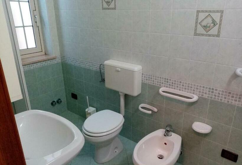 Номер Стандарт Вид на Сад, Contrada Macchia B&b