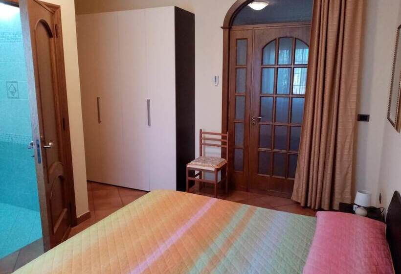 Номер Стандарт Вид на Сад, Contrada Macchia B&b