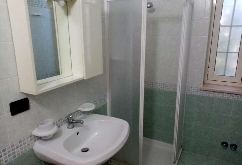 Номер Стандарт Вид на Сад, Contrada Macchia B&b