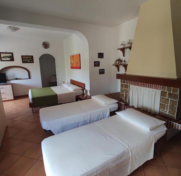 غرفة قياسية رباعية, Contrada Macchia B&b