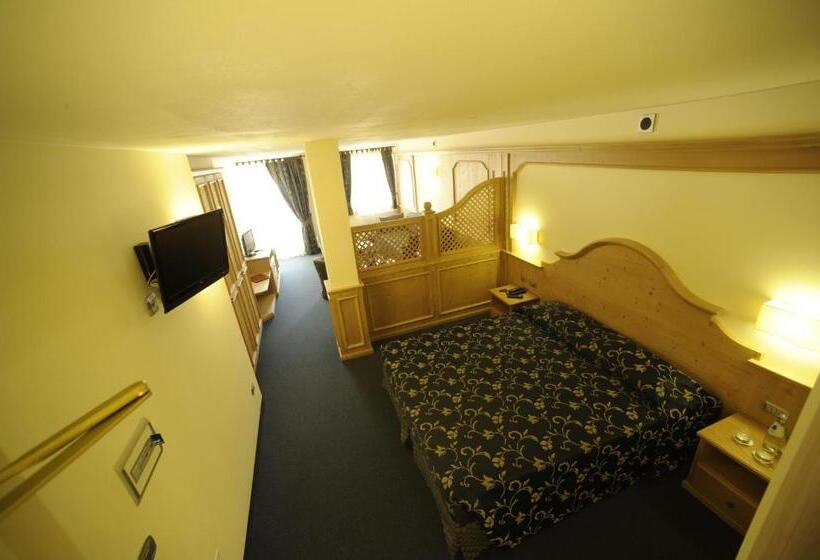 Полулюкс с Балконом, Family Hotel Andes   Only For Family