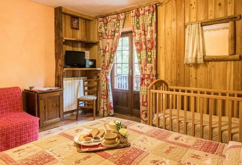 景色の見えるトリプルスタンダードルーム, Albergo Boule De Neige