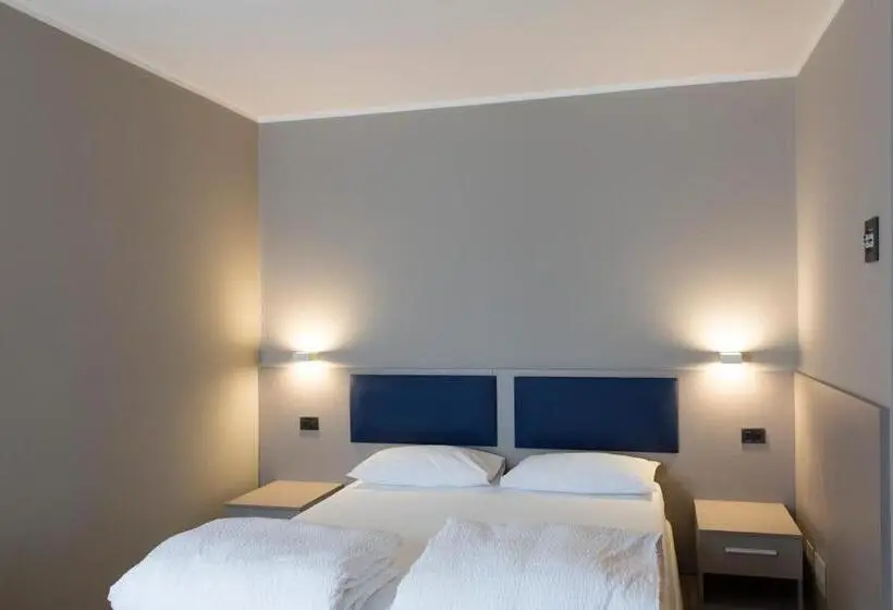 Superior Yhden Hengen Huone, Albergo Montenegro