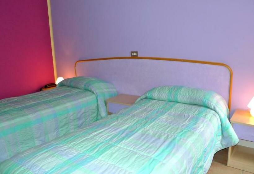 스탠다드 트리플 룸, Albergo Simonati