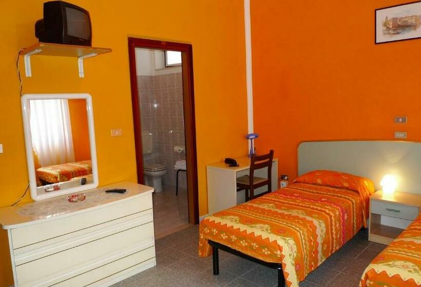 اتاق استاندارد سه نفره, Albergo Simonati