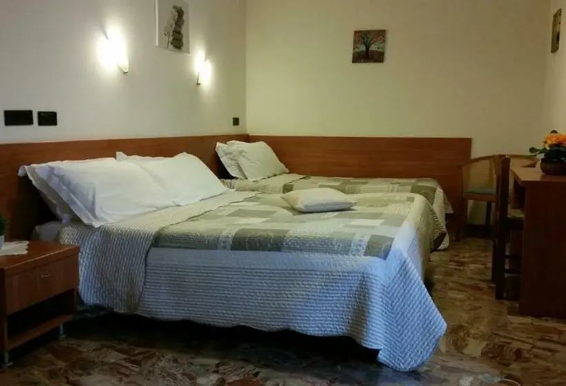 اتاق لوکس سه تخته, Albergo Vecchio Forno