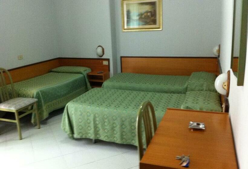 اتاق استاندارد سه نفره, Atleti