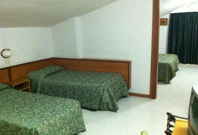 اتاق استاندارد سه نفره, Atleti