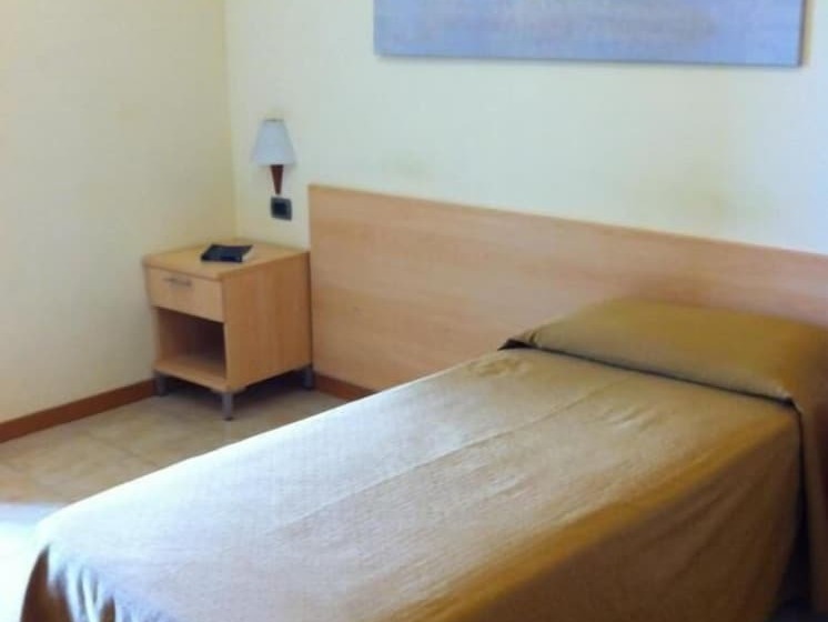 اتاق استاندارد یک نفره, Atleti