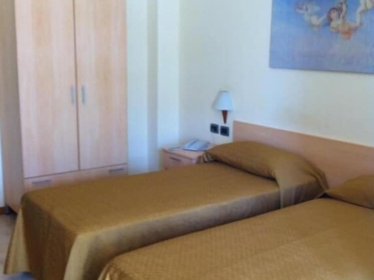 اتاق استاندارد یک نفره, Atleti