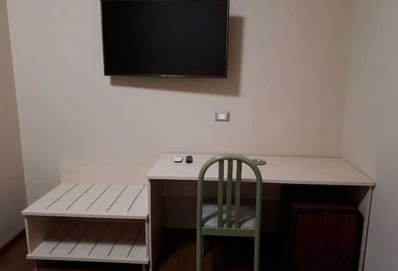 اتاق استاندارد سه نفره, Atleti