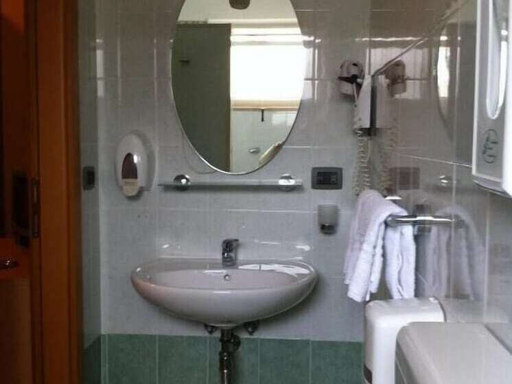 اتاق استاندارد یک نفره, Atleti